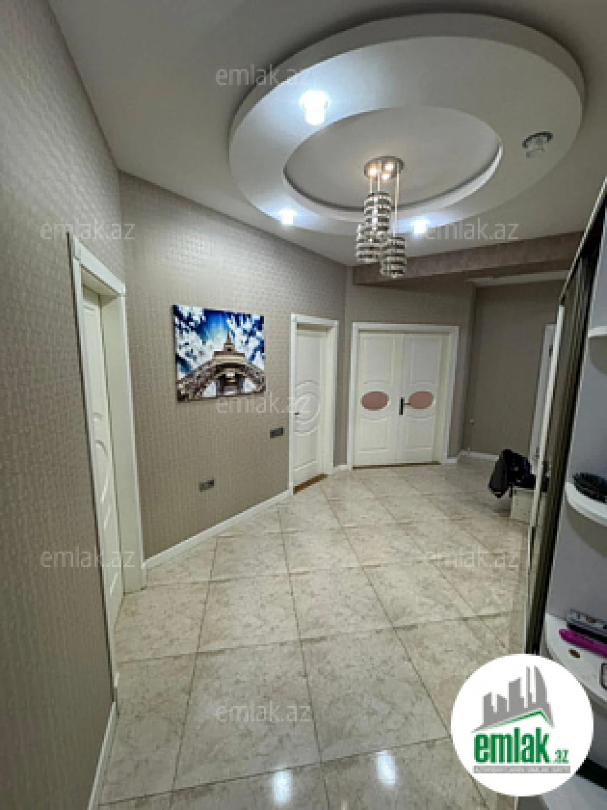 Satılır 3 otaqlı yeni tikili 130 m²