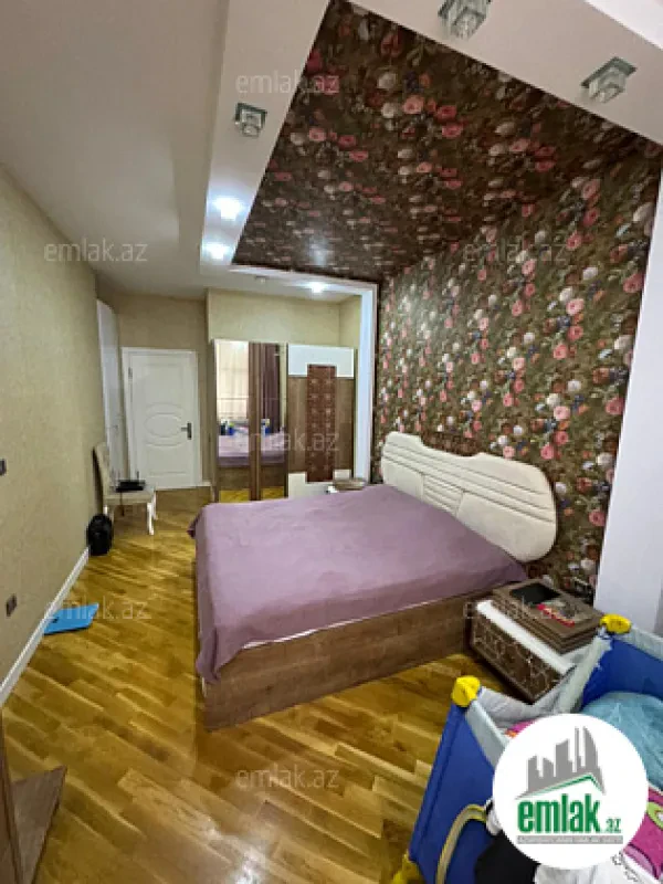 Satılır 3 otaqlı yeni tikili 130 m²