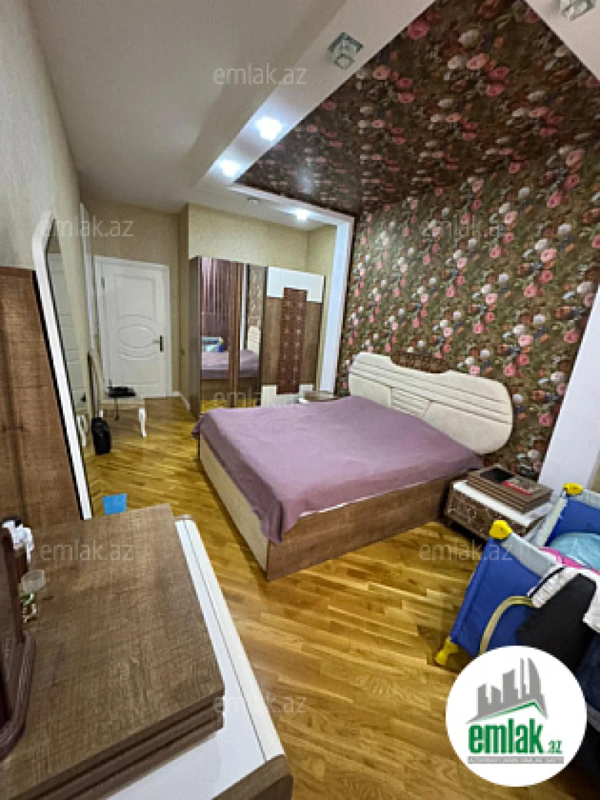 Satılır 3 otaqlı yeni tikili 130 m²