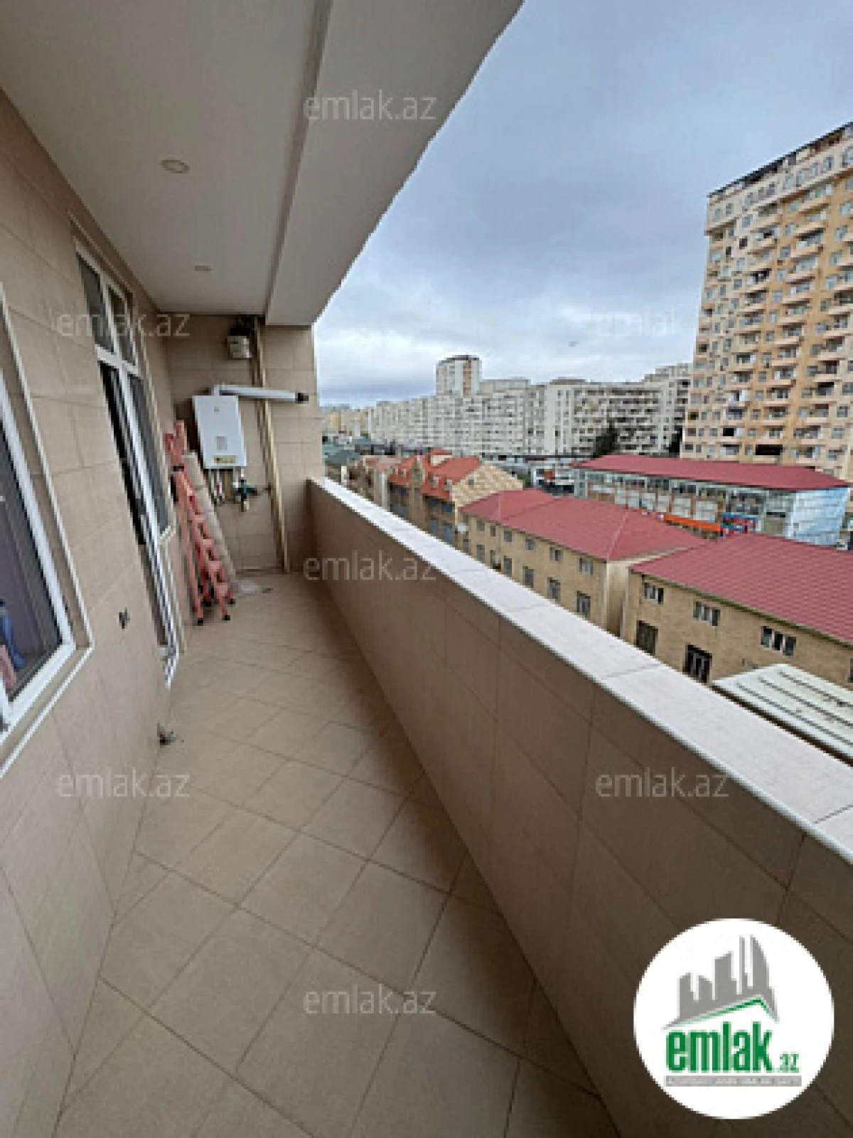 Satılır 3 otaqlı yeni tikili 130 m²