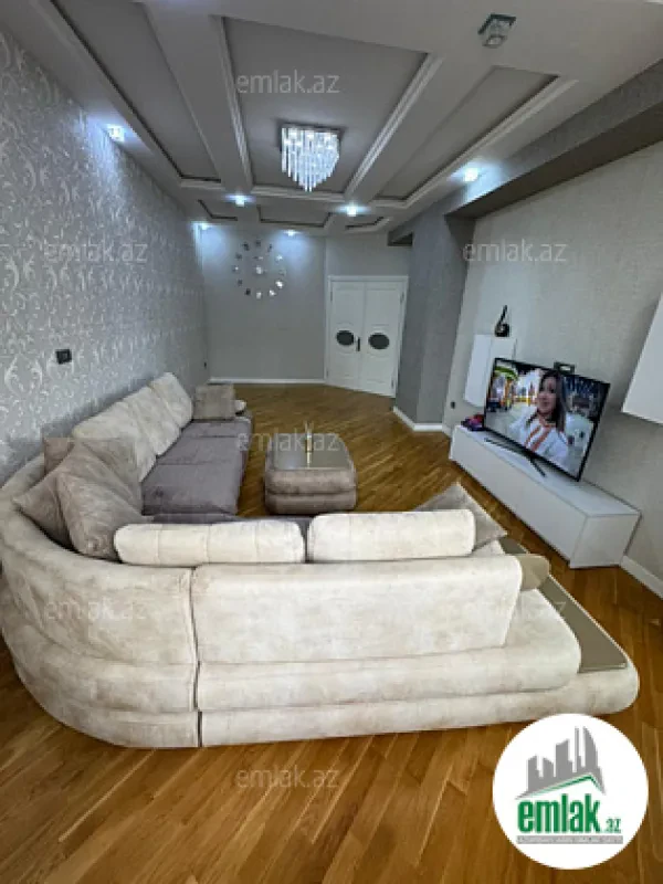 Satılır 3 otaqlı yeni tikili 130 m²