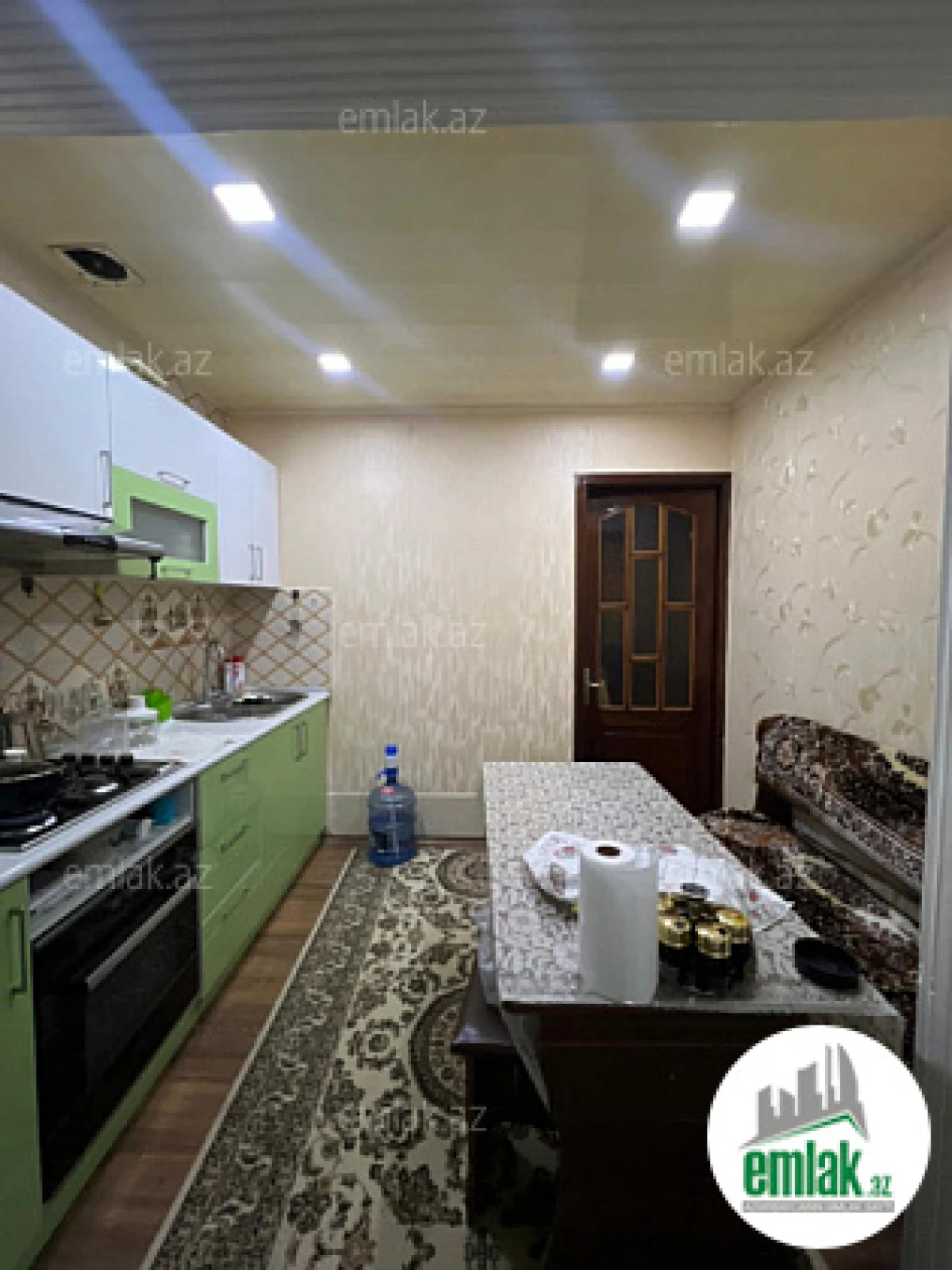 Satılır 5 otaqlı köhnə tikili 130 m²