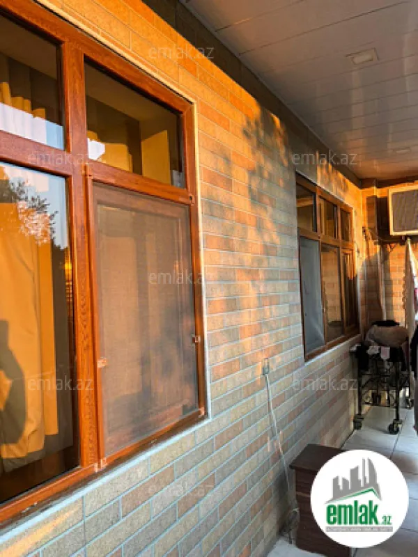 Satılır 5 otaqlı köhnə tikili 130 m²