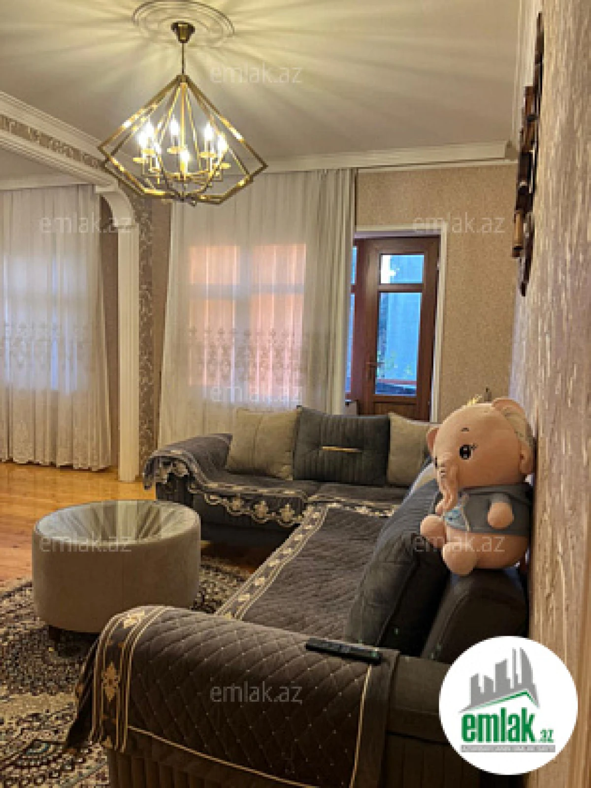 Satılır 5 otaqlı köhnə tikili 130 m²