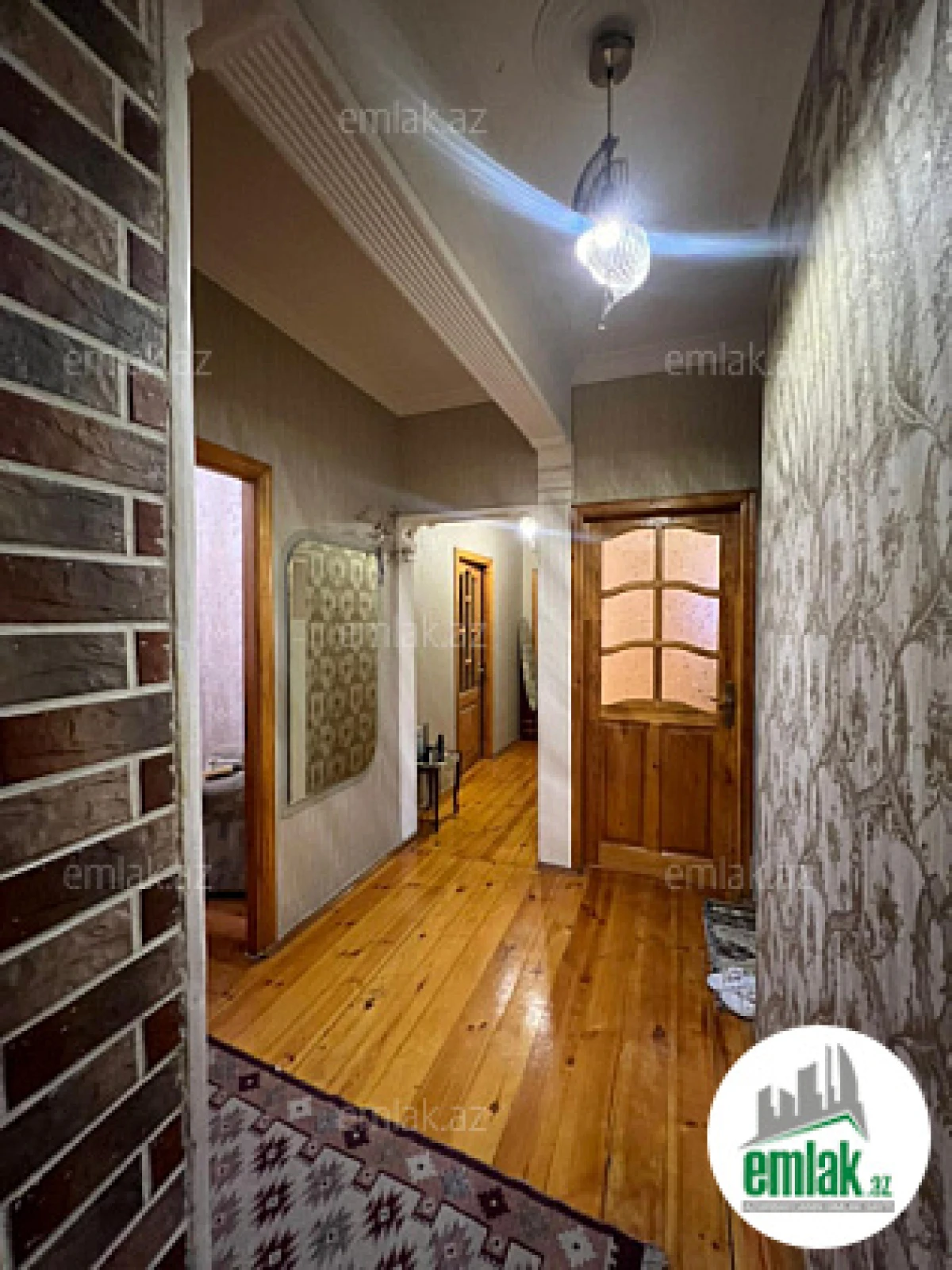 Satılır 5 otaqlı köhnə tikili 130 m²