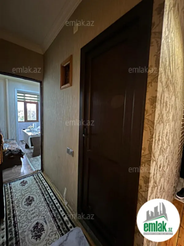 Satılır 5 otaqlı köhnə tikili 130 m²