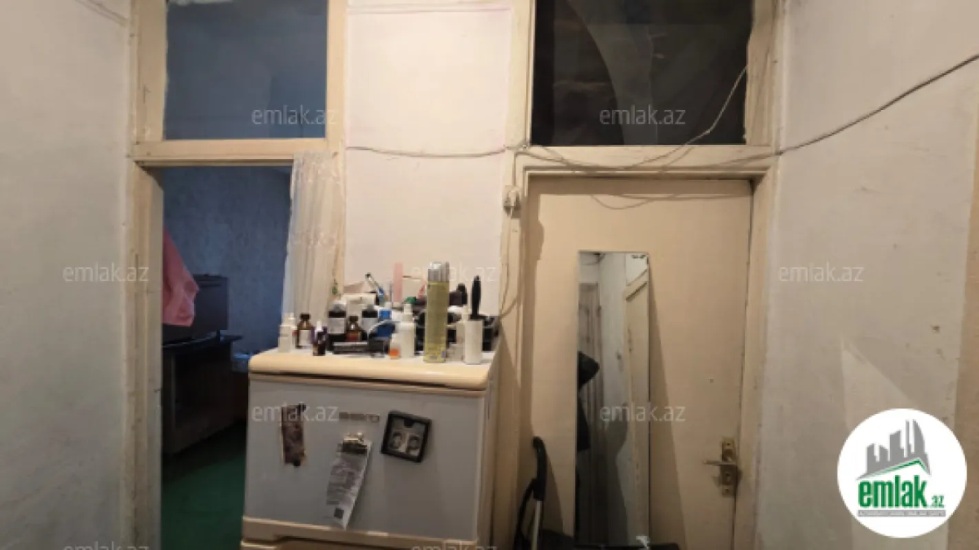 Satılır 2 otaqlı köhnə tikili 50 m²
