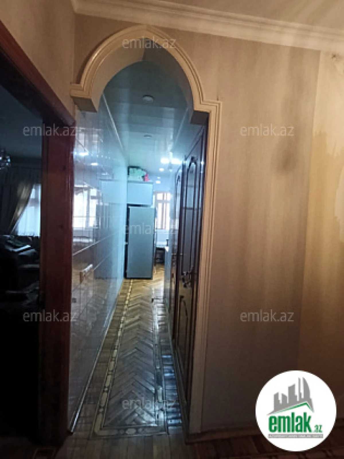 Satılır 5 otaqlı köhnə tikili 130 m²