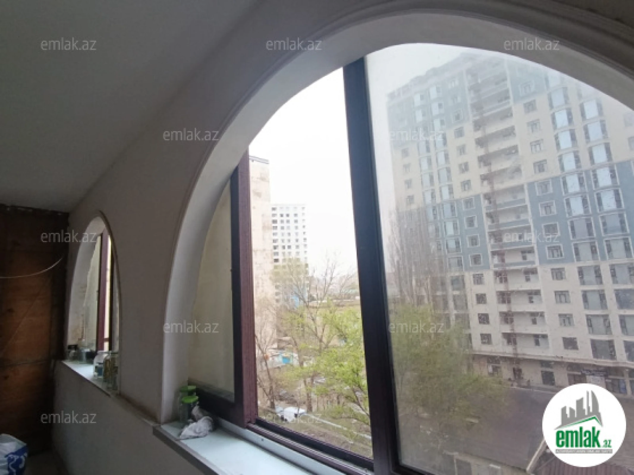 Satılır 5 otaqlı köhnə tikili 130 m²