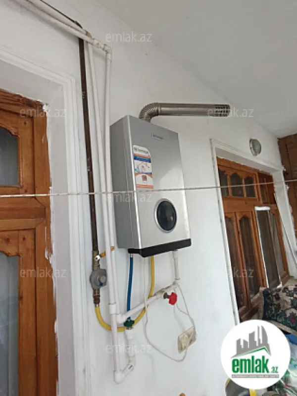 Satılır 5 otaqlı köhnə tikili 130 m²