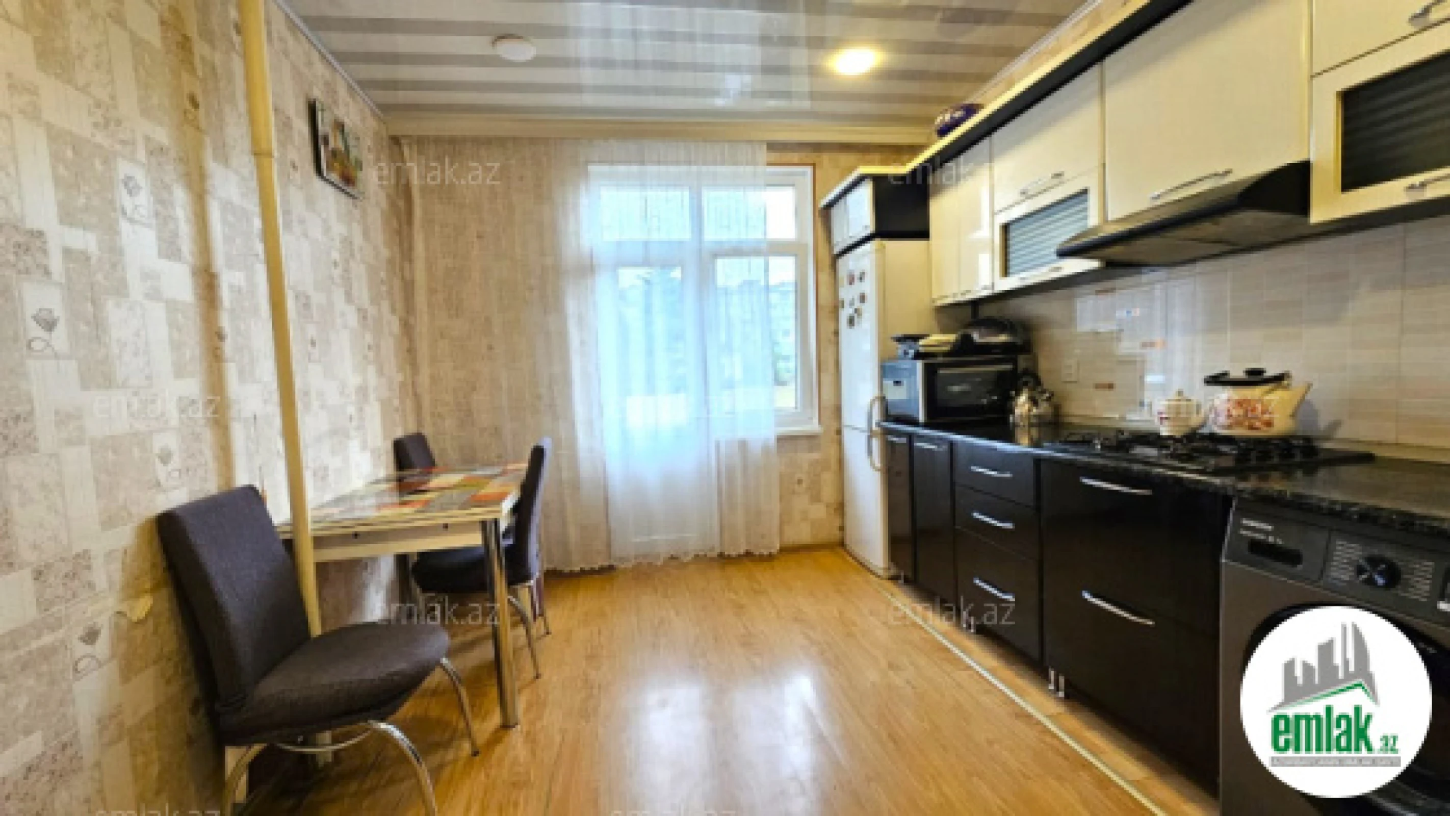 Satılır 2 otaqlı köhnə tikili 70 m²