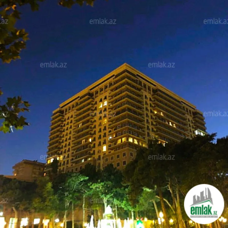 Satılır 4 otaqlı yeni tikili 180 m²