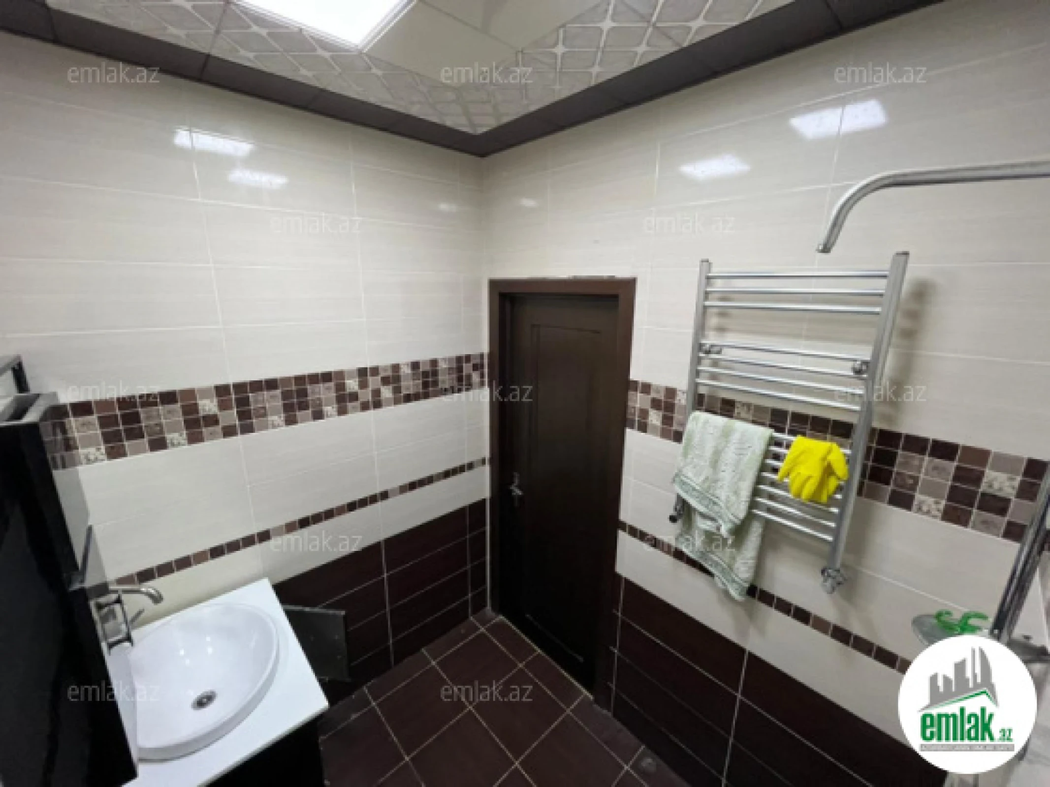 Satılır 3 otaqlı yeni tikili 150 m²