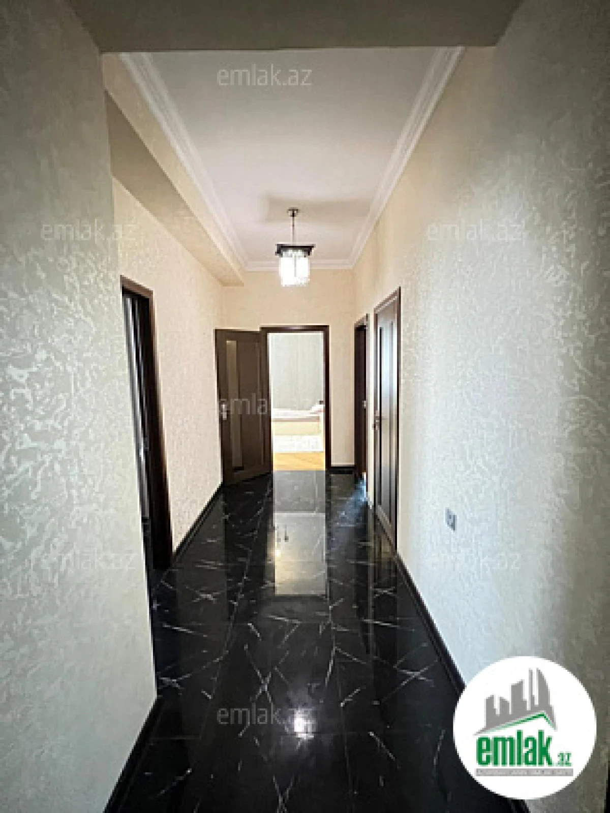 Satılır 3 otaqlı yeni tikili 150 m²