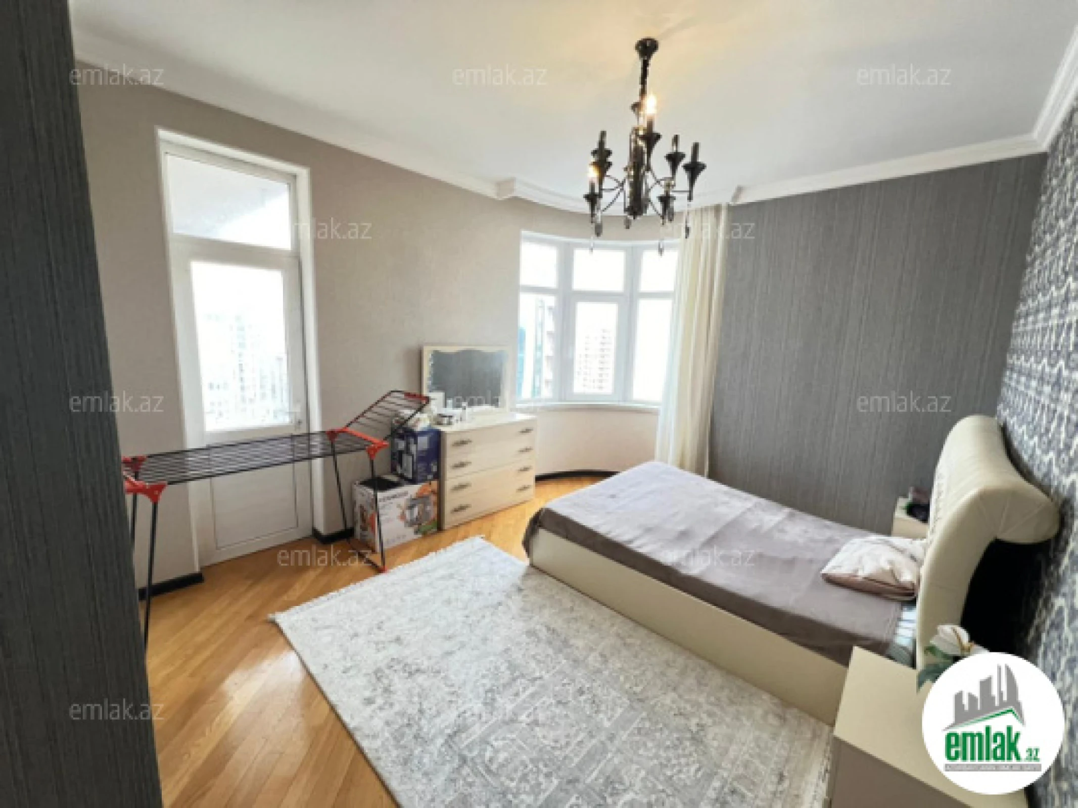 Satılır 3 otaqlı yeni tikili 150 m²
