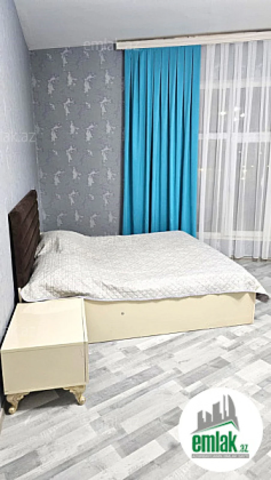 Satılır 6 otaqlı mənzil 360 m²