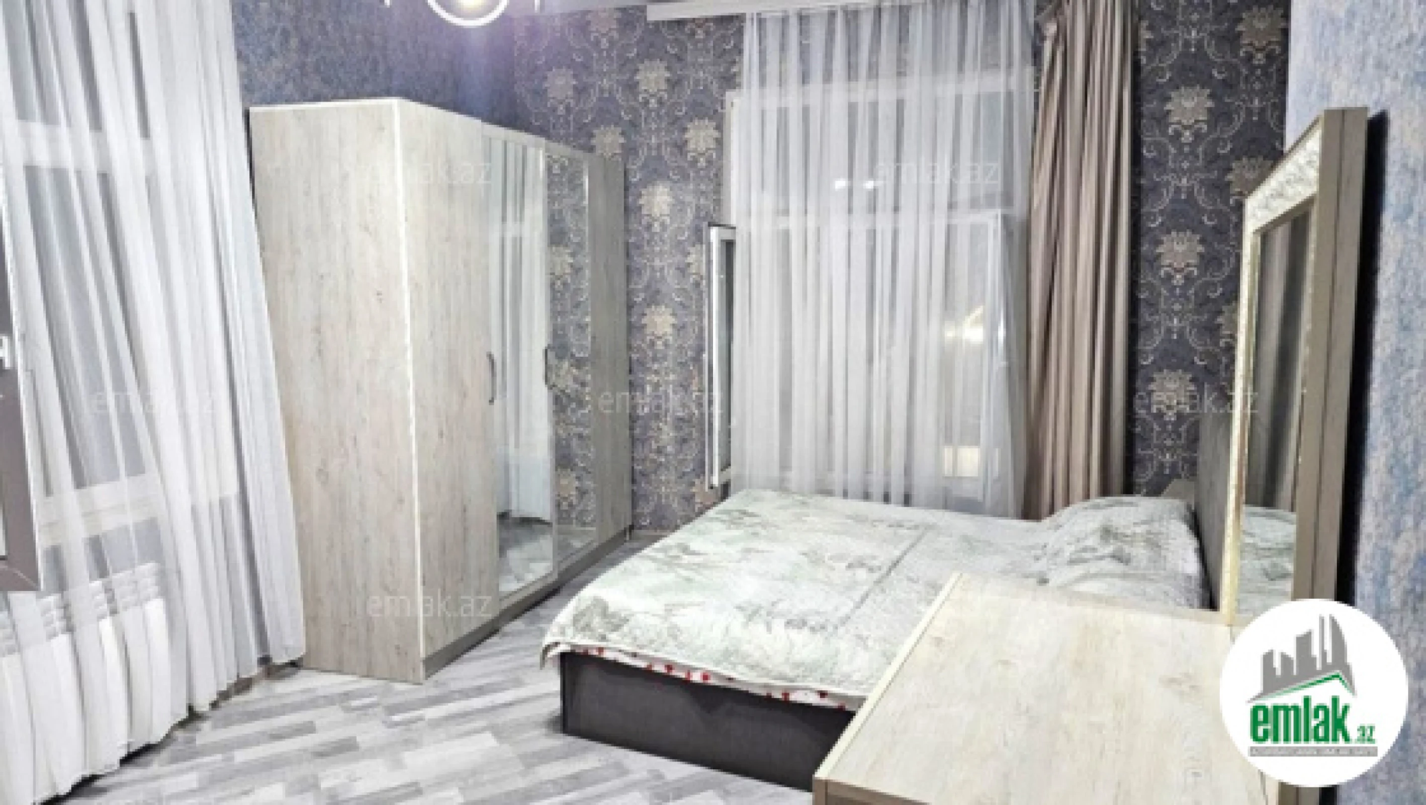 Satılır 6 otaqlı mənzil 360 m²