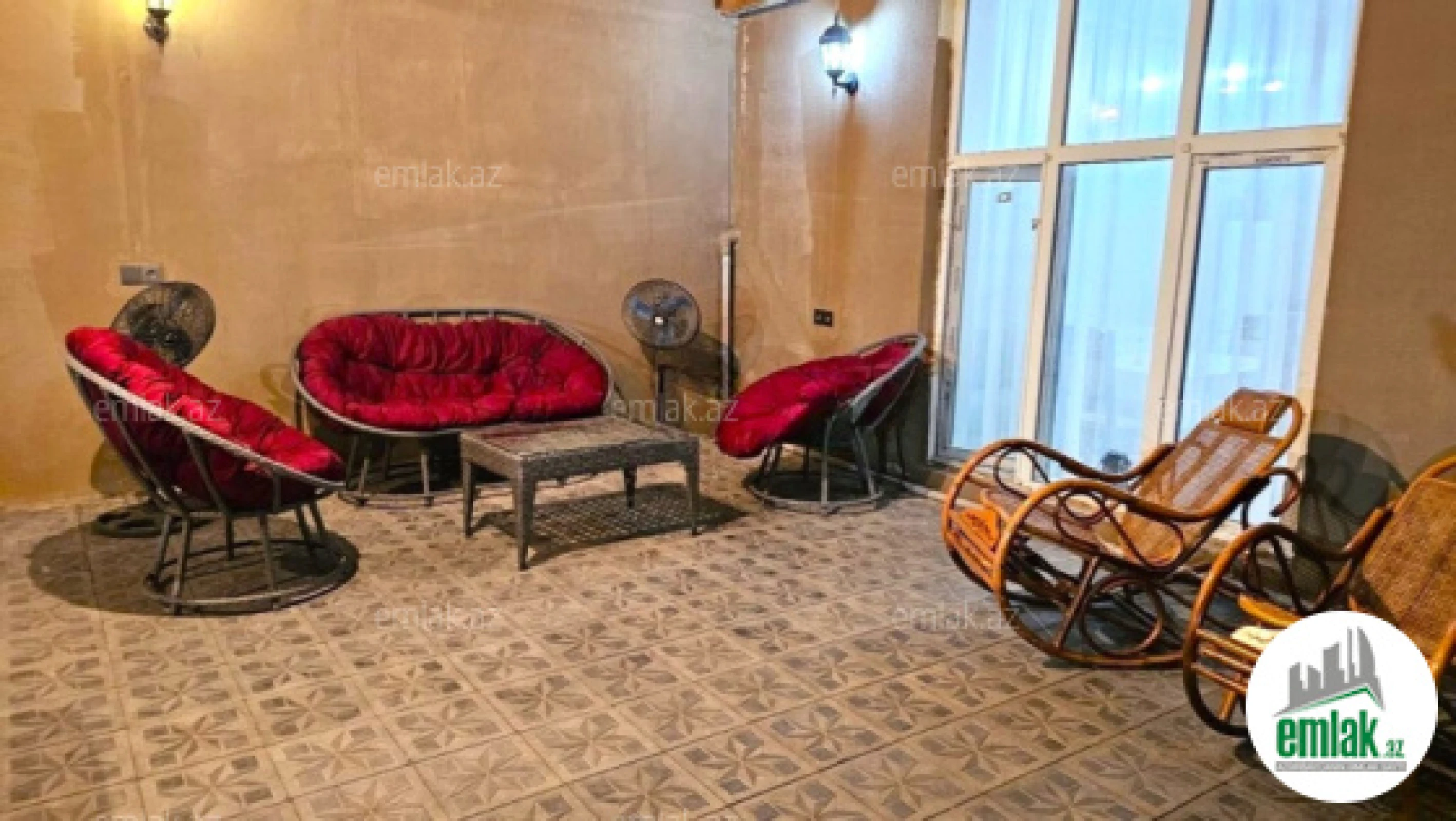 Satılır 6 otaqlı mənzil 360 m²