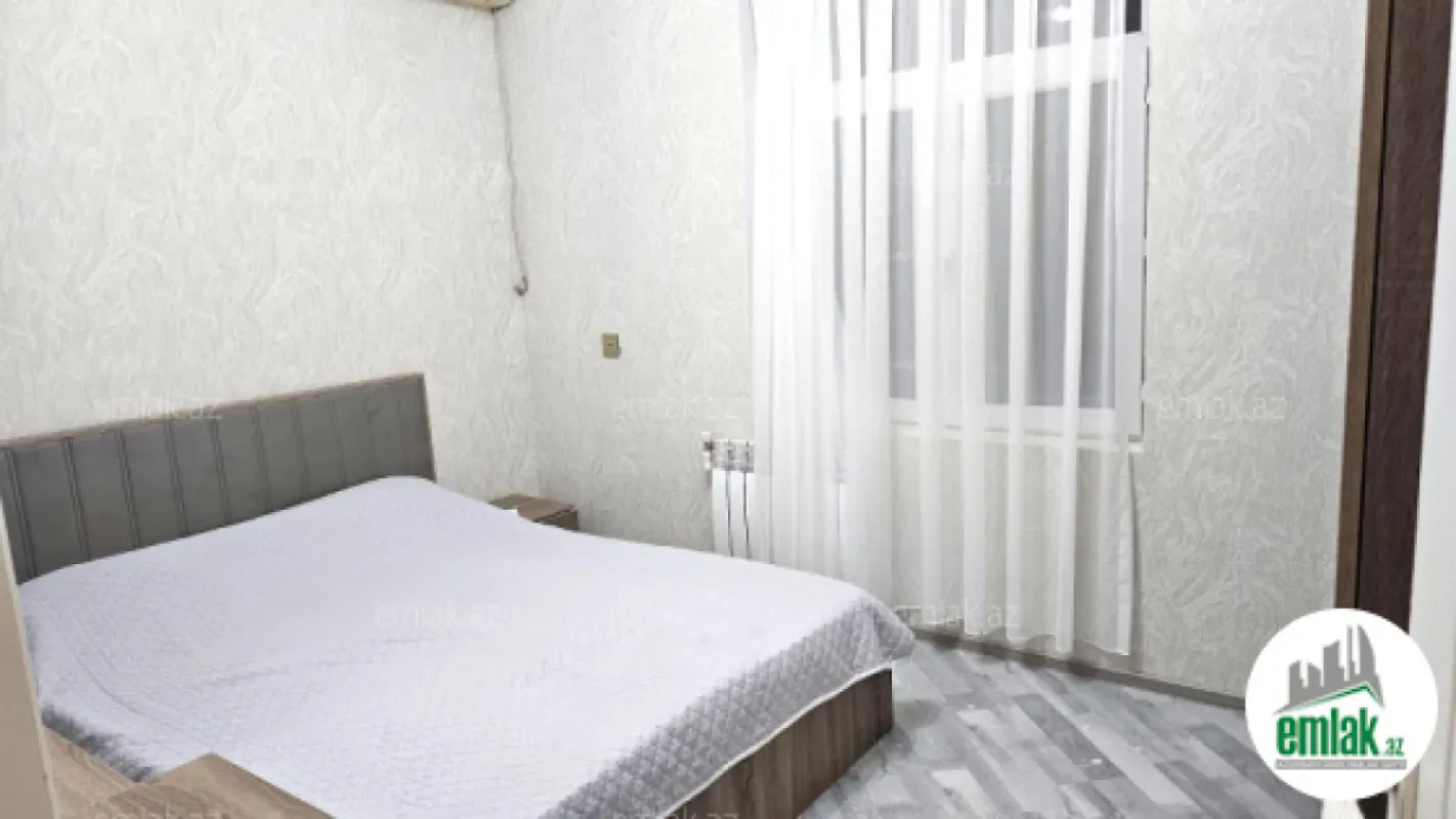 Satılır 6 otaqlı mənzil 360 m²