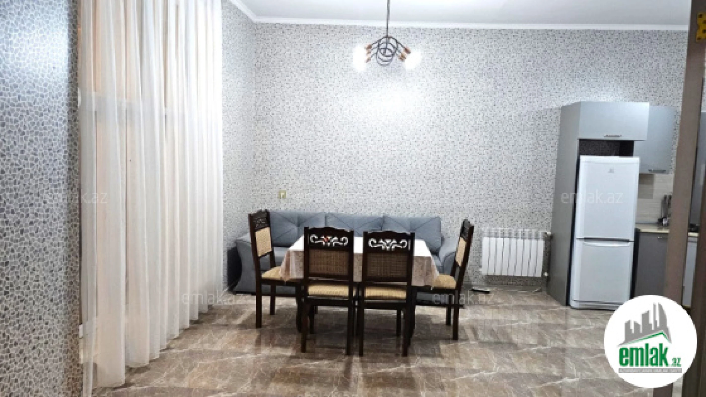Satılır 6 otaqlı mənzil 360 m²