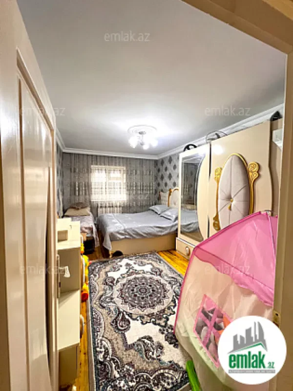 Satılır 6 otaqlı mənzil 200 m²