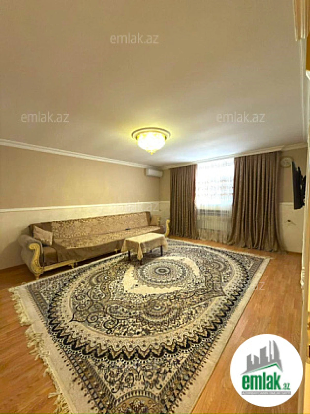 Satılır 6 otaqlı mənzil 200 m²