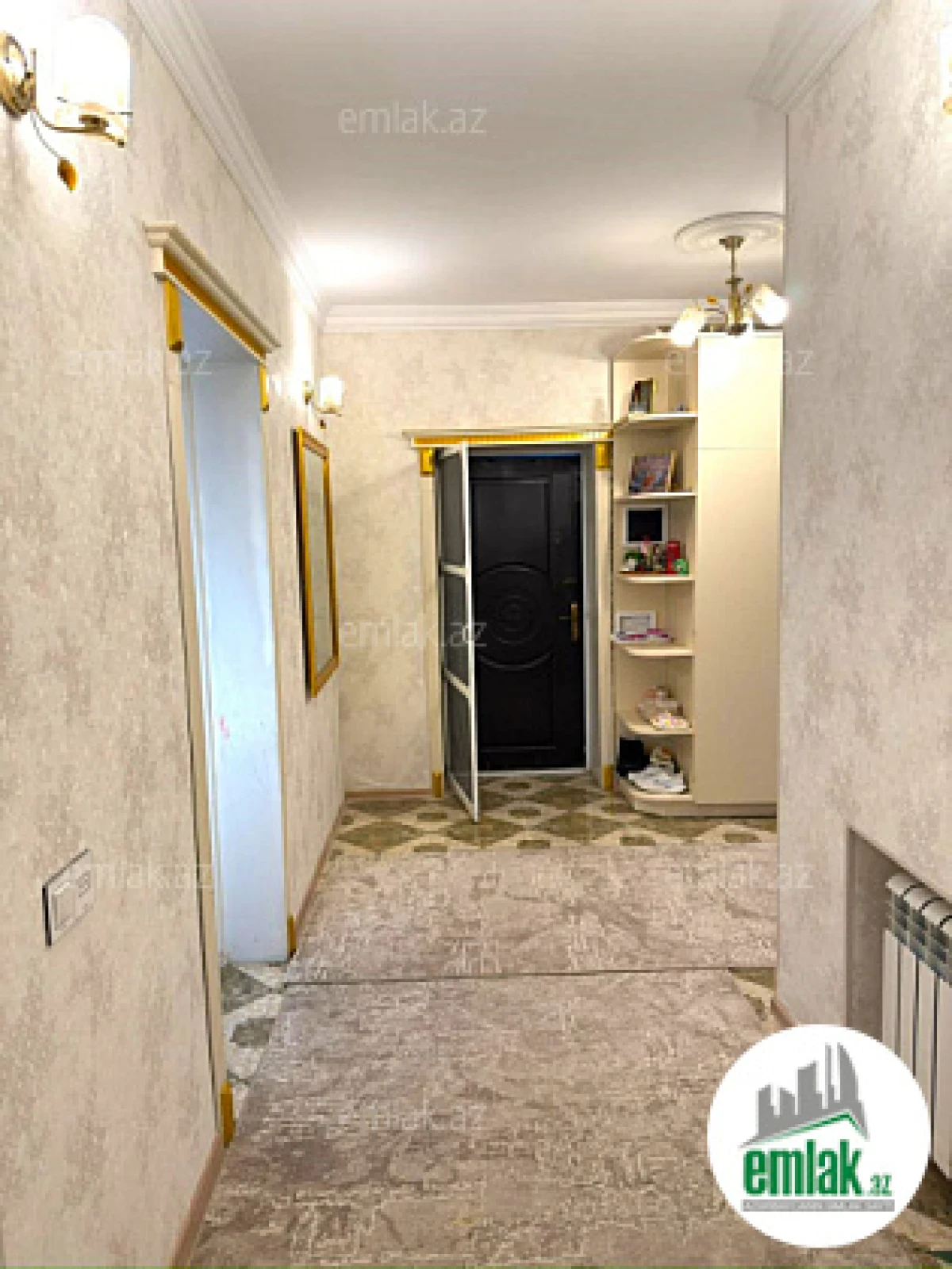 Satılır 6 otaqlı mənzil 200 m²
