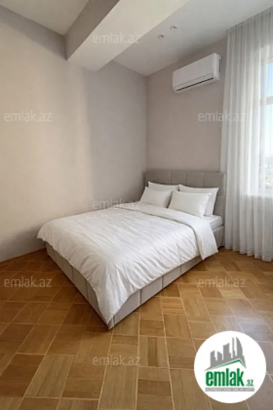 Satılır 4 otaqlı yeni tikili 160 m²