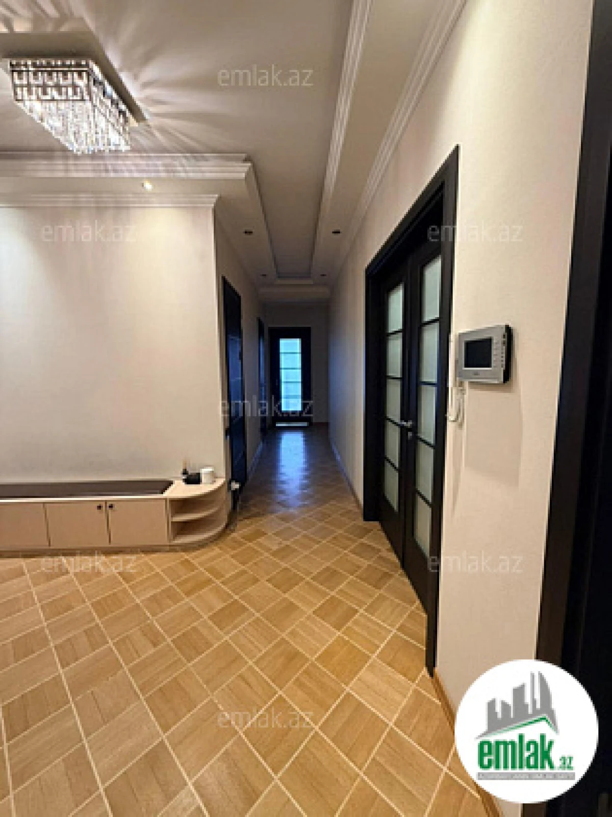 Satılır 4 otaqlı yeni tikili 160 m²