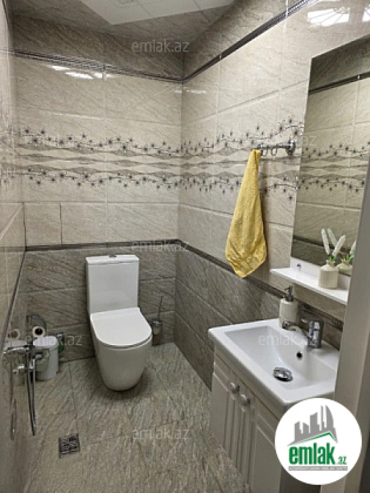 Satılır 3 otaqlı yeni tikili 135 m²