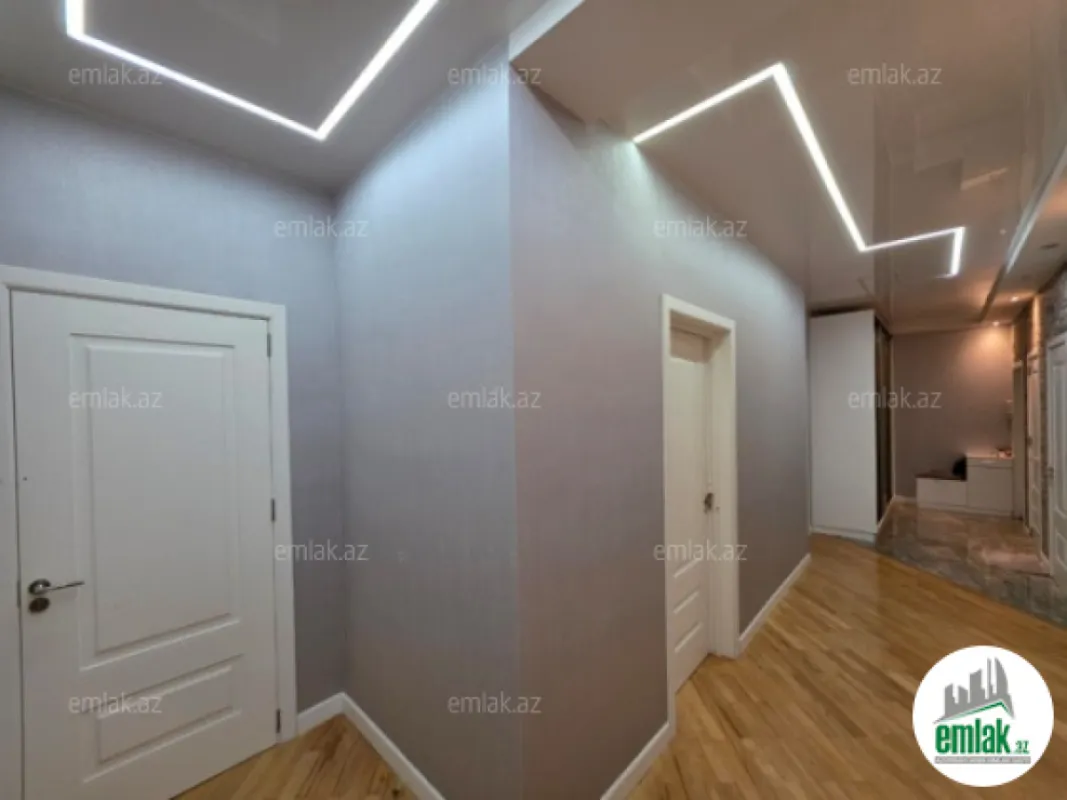 Satılır 3 otaqlı yeni tikili 135 m²