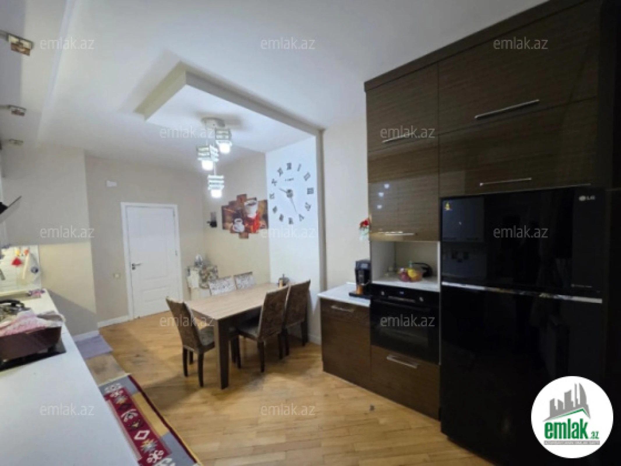 Satılır 3 otaqlı yeni tikili 135 m²