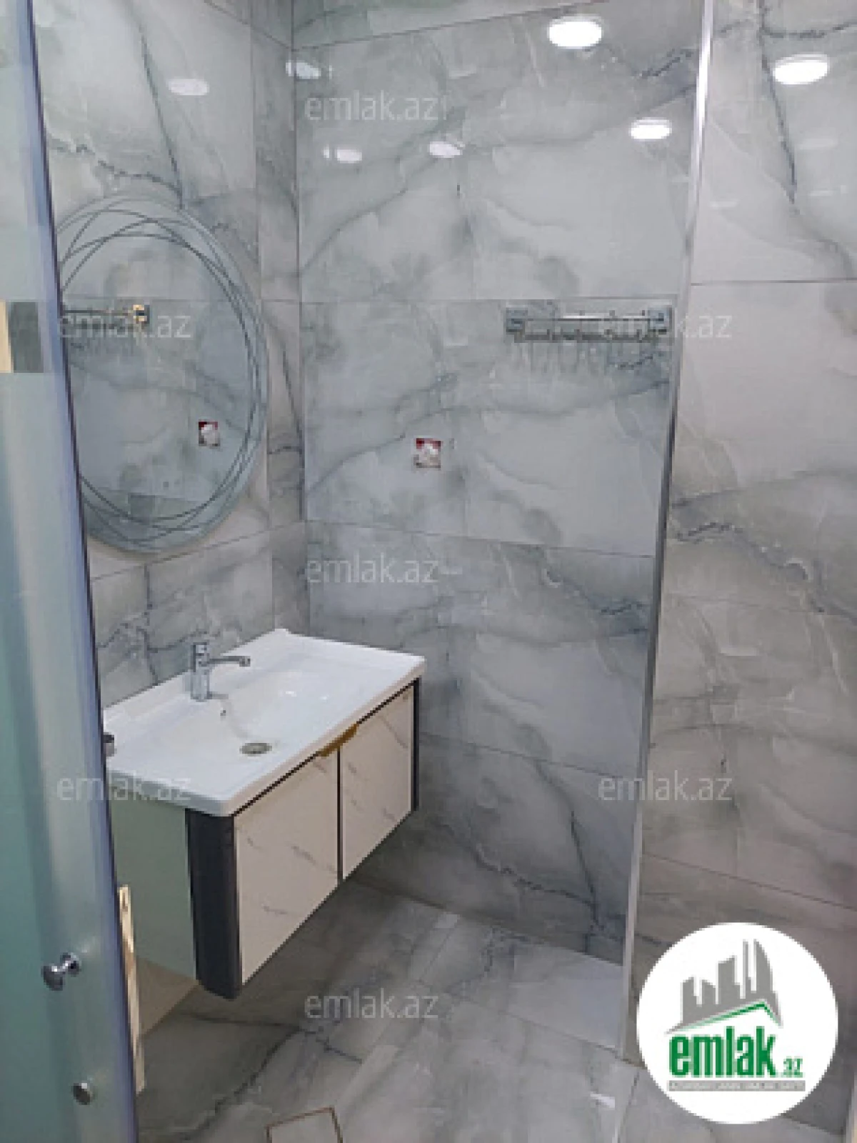 Satılır 3 otaqlı yeni tikili 115 m²