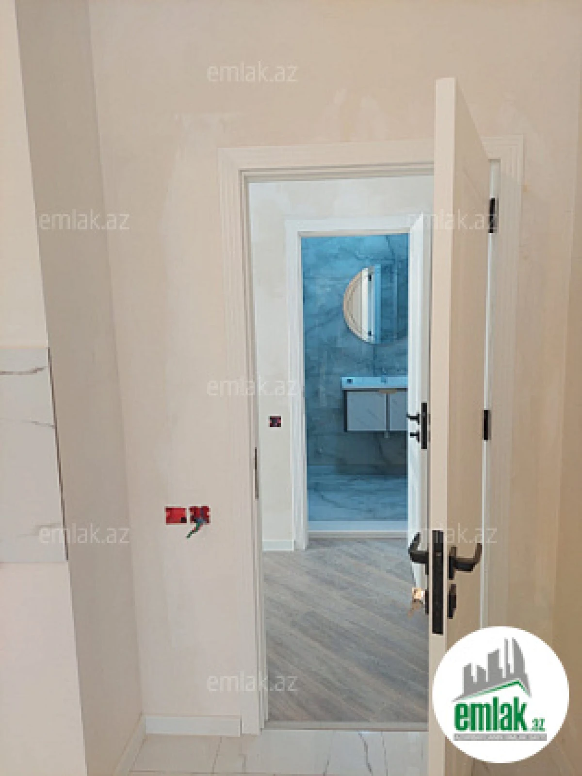 Satılır 3 otaqlı yeni tikili 115 m²