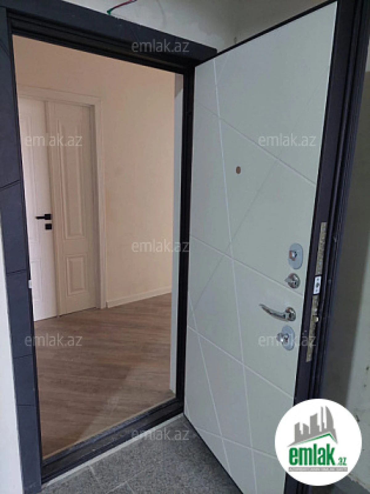 Satılır 3 otaqlı yeni tikili 115 m²