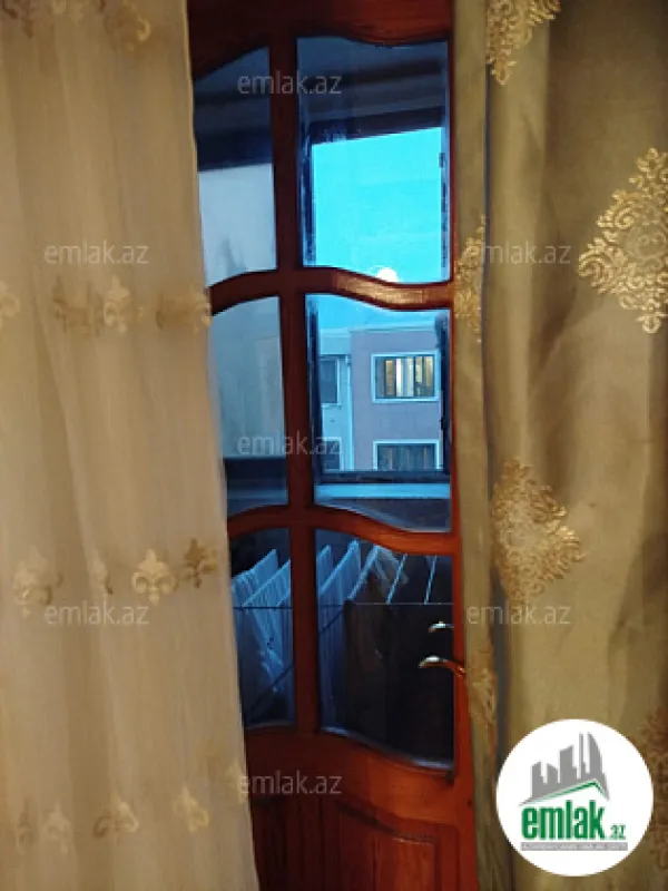 Satılır 3 otaqlı köhnə tikili 75 m²