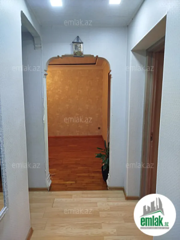 Satılır 3 otaqlı köhnə tikili 75 m²
