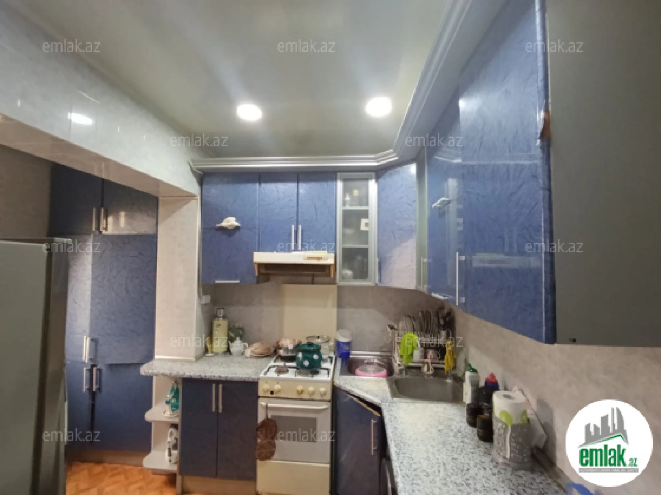Satılır 4 otaqlı köhnə tikili 125 m²