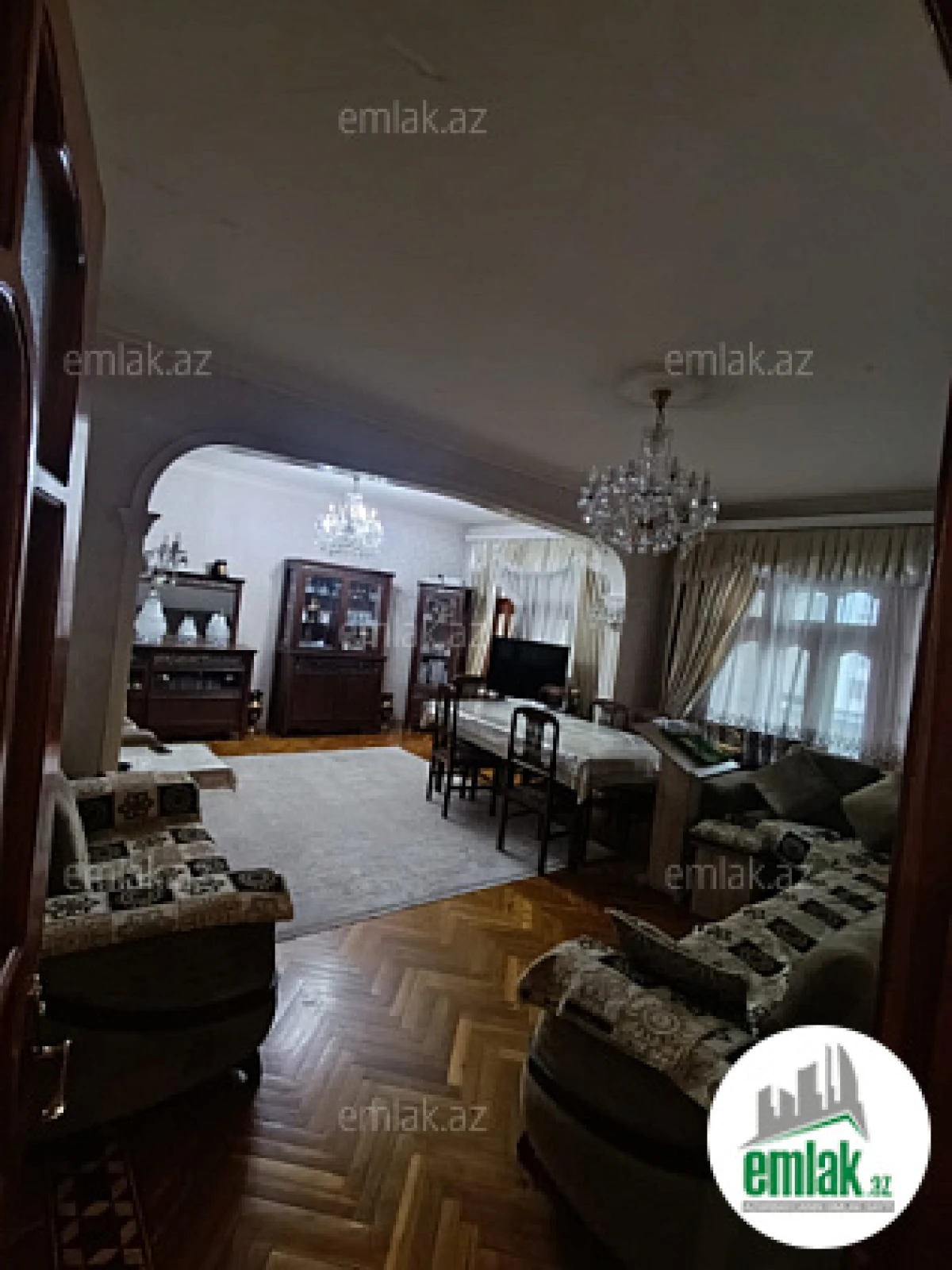 Satılır 4 otaqlı köhnə tikili 125 m²