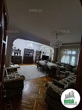 Satılır 4 otaqlı köhnə tikili 125 m²