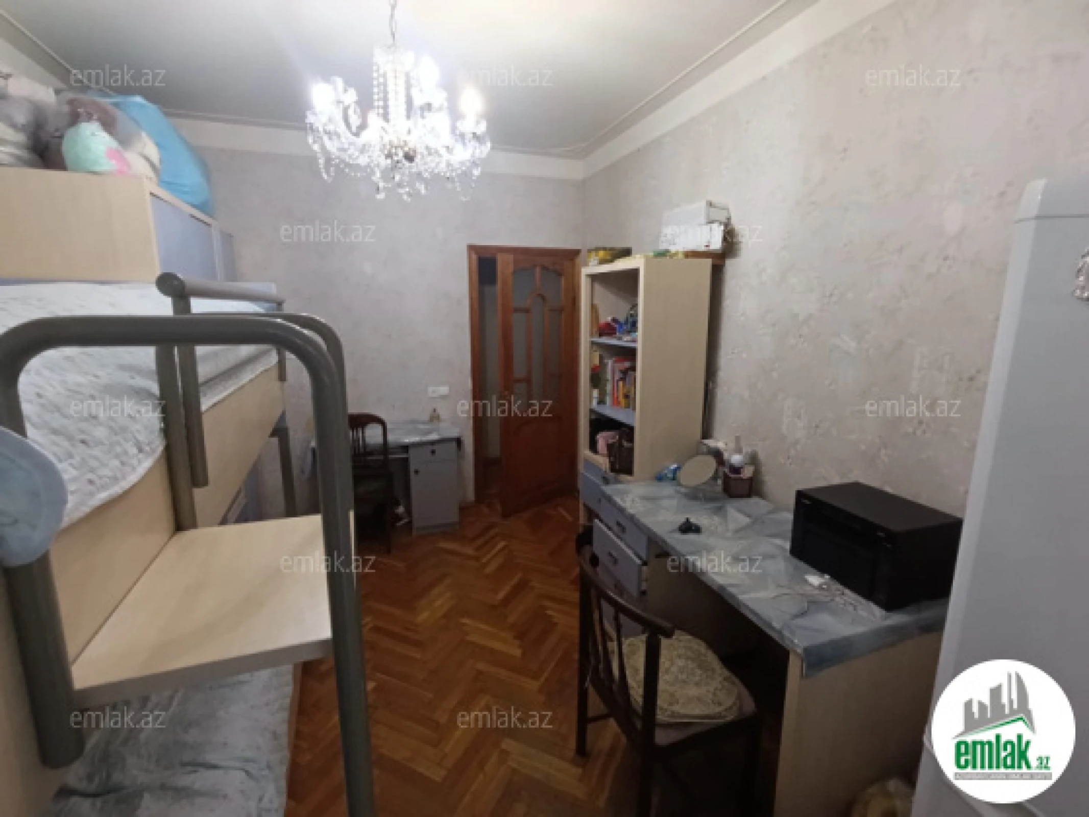 Satılır 4 otaqlı köhnə tikili 125 m²