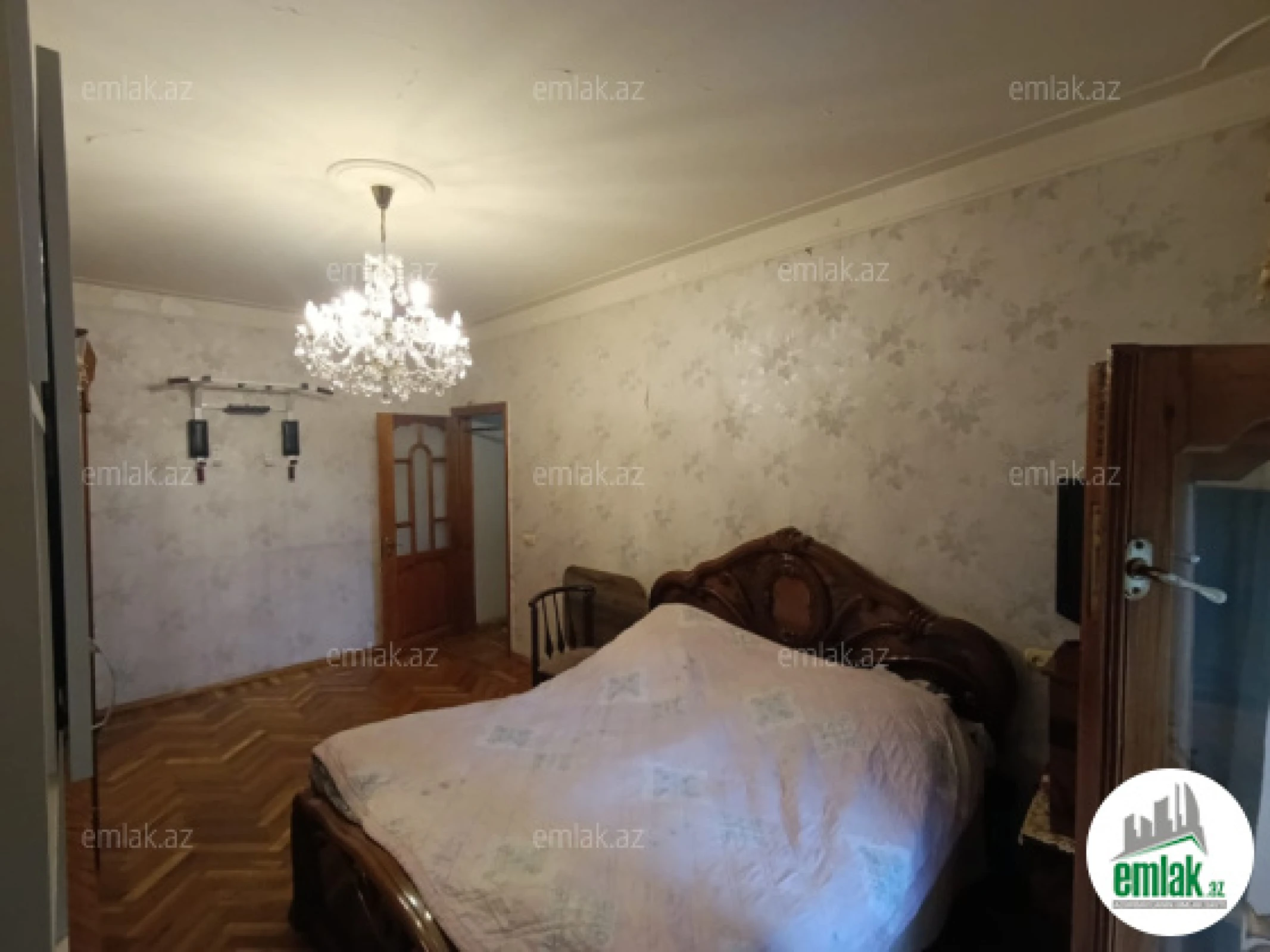 Satılır 4 otaqlı köhnə tikili 125 m²
