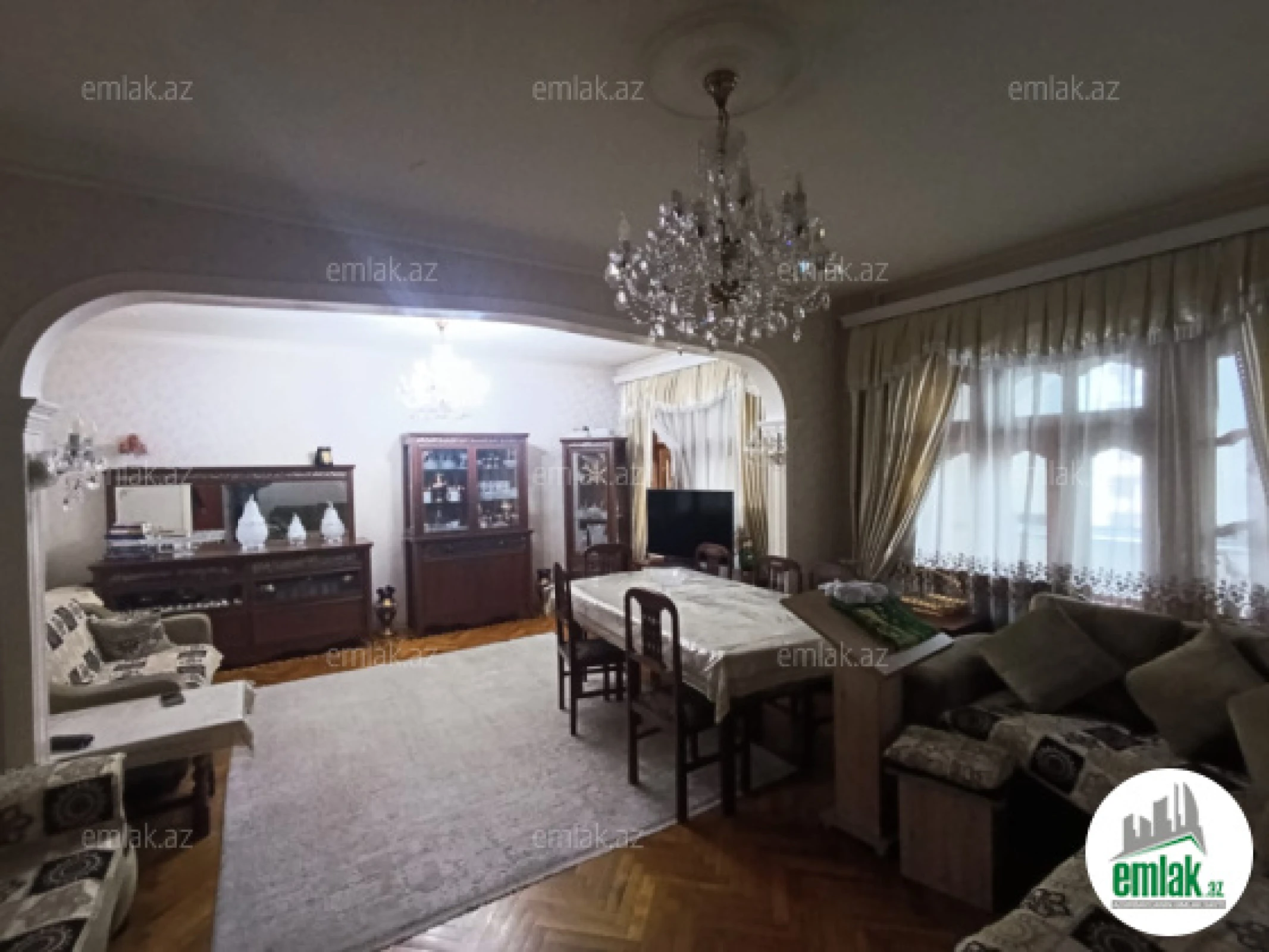 Satılır 4 otaqlı köhnə tikili 125 m²