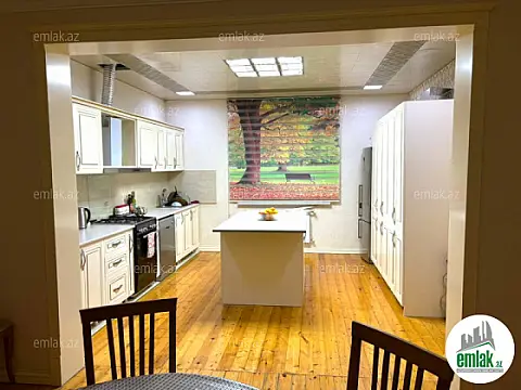 Satılır 7 otaqlı həyət evi 310 m²