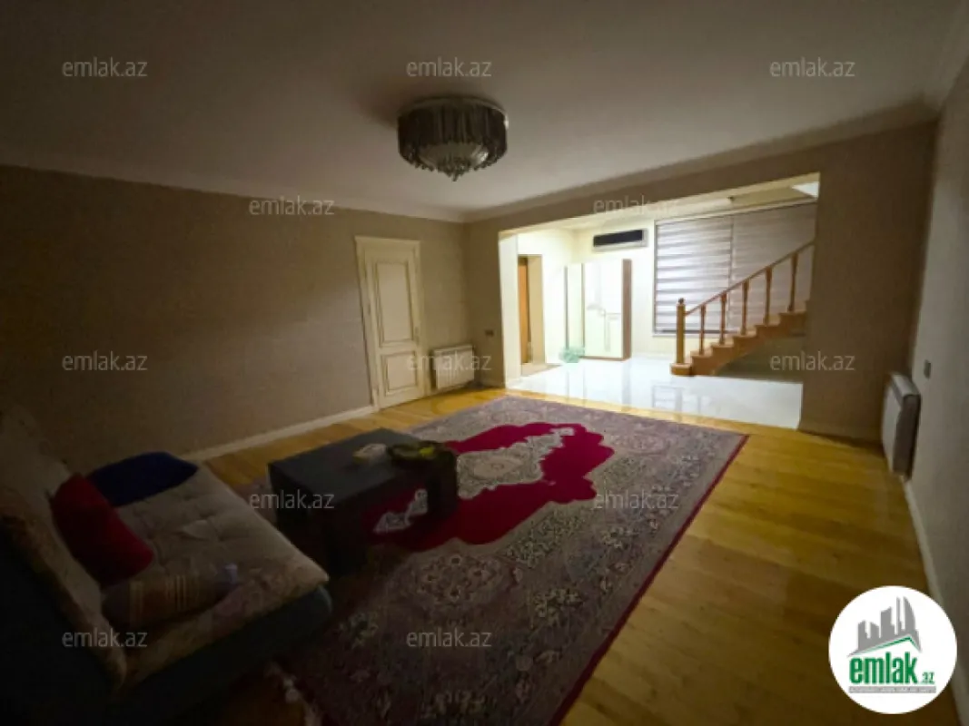 Satılır 7 otaqlı həyət evi 310 m²