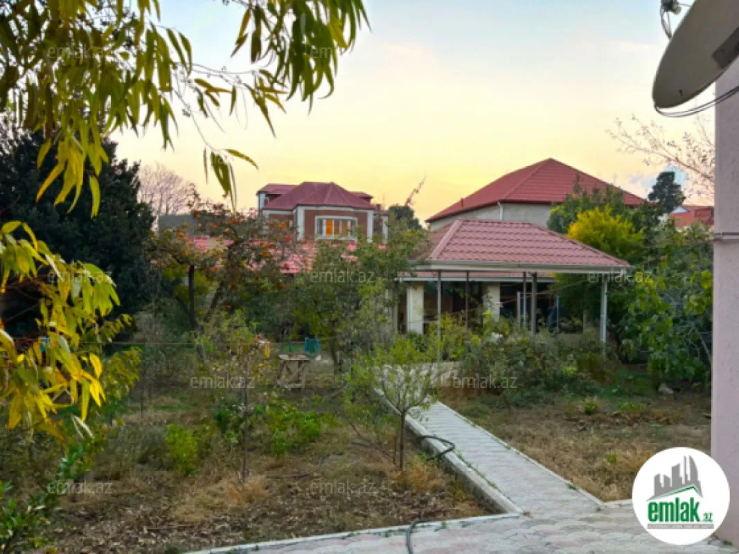 Satılır 7 otaqlı həyət evi 310 m²