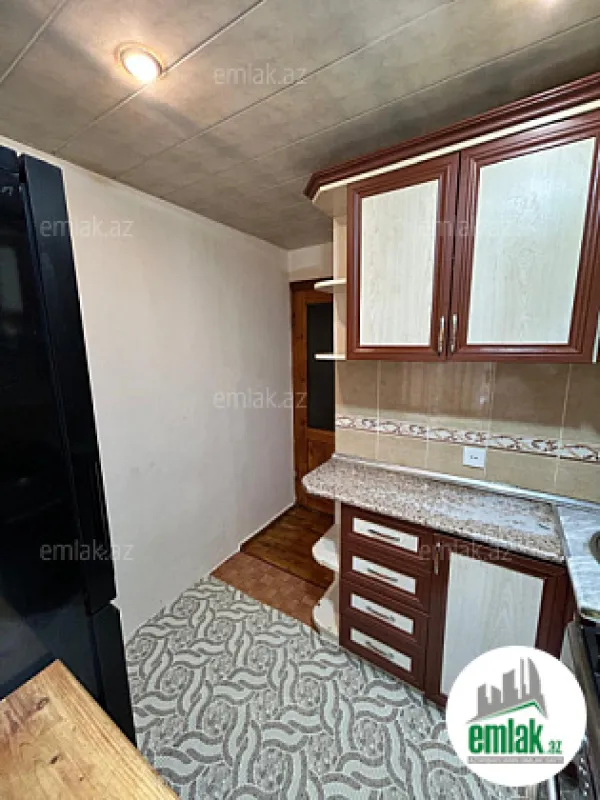 Satılır 2 otaqlı köhnə tikili 55 m²