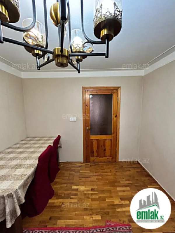 Satılır 2 otaqlı köhnə tikili 55 m²