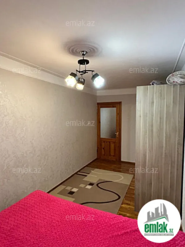 Satılır 2 otaqlı köhnə tikili 55 m²