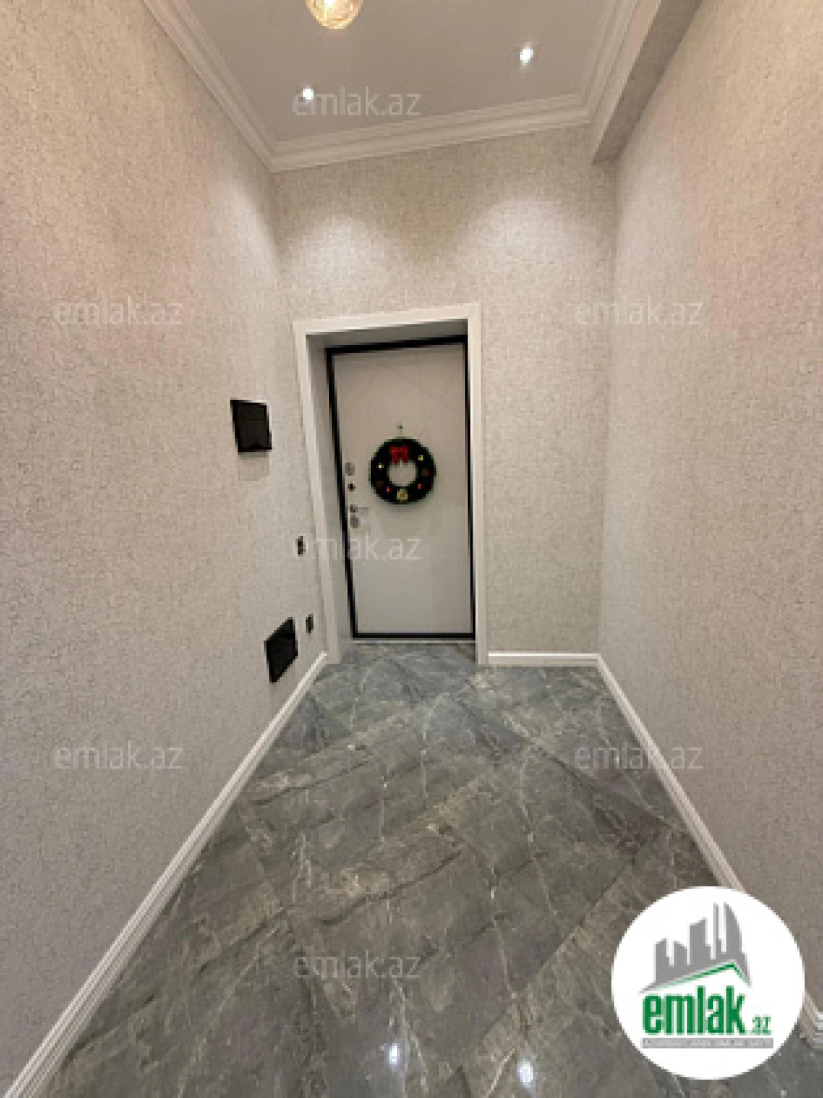 Satılır 2 otaqlı yeni tikili 70 m²